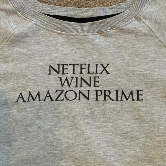 NETFLIX WINE & AMAZON PRME STATEMENT PULLOVER LS GRAY -BLACK LARGE COMFY  LARGE - Picture 1 of 11